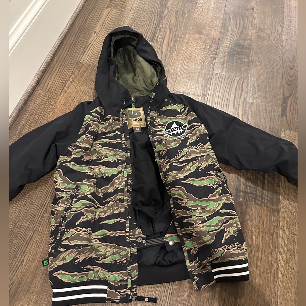 Boys camo style Burton ski/snowboard jacket
